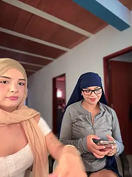 Snapshot of lalilamassu1 chatting on 11/04/25, 06:40 lalilamassu1 online show from 11/04/25, 06:40