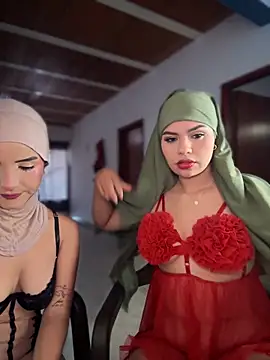 Snapshot of lalilamassu1 chatting on 11/16/25, 06:57 lalilamassu1 online show from 11/16/25, 06:57