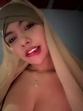 lalilamassu1 online show from 01/15/26, 11:48