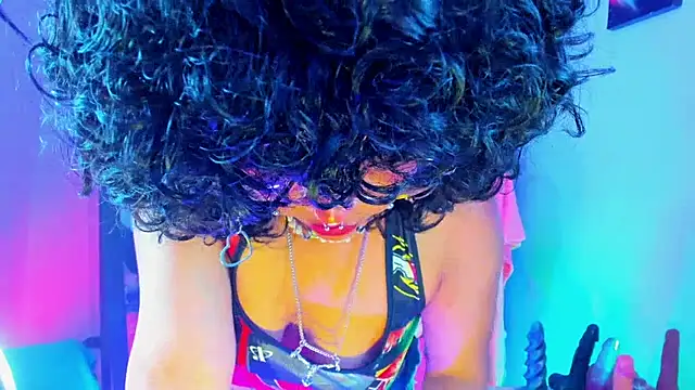 Snapshot of kuromi69 chatting on 12/14/25, 05:29 kuromi69 online show from 12/14/25, 05:29