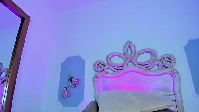 Sara  Williams online show from 11/19/25, 03:50