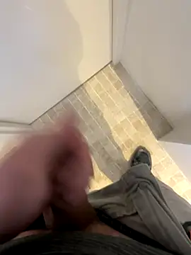 Snapshot of dimitriei chatting on 12/15/25, 02:10 dimitriei online show from 12/15/25, 02:10