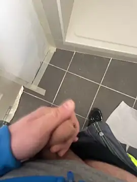 Snapshot of dimitriei chatting on 02/16/26, 11:06 dimitriei online show from 02/16/26, 11:06