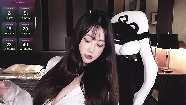 Snapshot of Cartier-__Daji- chatting on 10/29/25, 12:40 Cartier-  Daji- online show from 10/29/25, 12:40