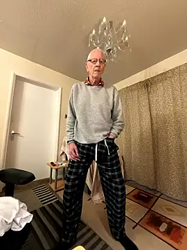 cutaboverest online show from 01/11/26, 04:12