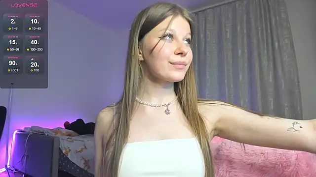 Snapshot of _eva_queen chatting on 02/05/25, 06:48 eva queen online show from 02/05/25, 06:48