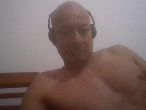 Snapshot of snoppie chatting on 02/19/26, 02:02 snoppie online show from 02/19/26, 02:02