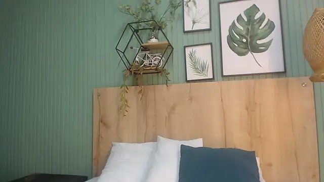 Snapshot of george_jonnes chatting on 10/21/25, 10:27 george jonnes online show from 10/21/25, 10:27