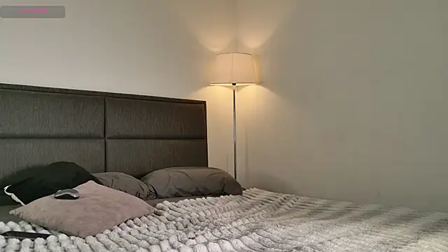 lady ni  online show from 04/08/26, 12:49