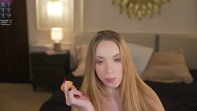 Linda054 online show from 10/22/25, 04:13