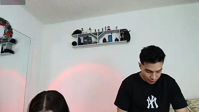 HotCouple 697 online show from 12/15/24, 08:36