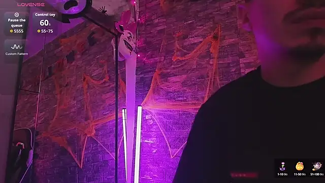 HotCouple 697 online show from 10/19/25, 09:04