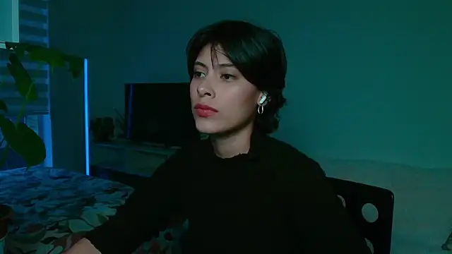 Snapshot of oxiris_1 chatting on 12/15/25, 10:25 oxiris 1 online show from 12/15/25, 10:25