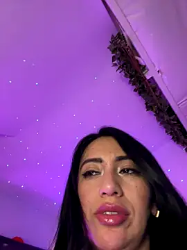 Snapshot of tamara_jay chatting on 10/31/25, 10:55 tamara jay online show from 10/31/25, 10:55