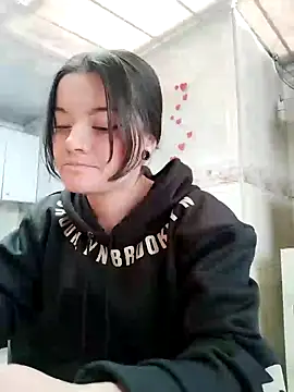 Snapshot of Alice_atm chatting on 12/13/24, 02:38 Alice atm online show from 12/13/24, 02:38