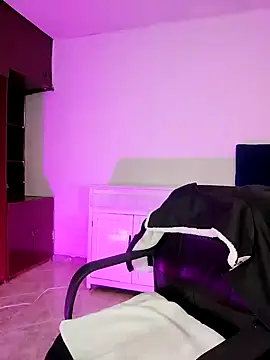 Snapshot of Alice_atm chatting on 01/24/25, 08:22 Alice atm online show from 01/24/25, 08:22