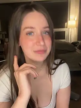 nerdynina online show from 04/21/26, 01:42