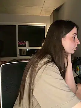 Snapshot of nerdynina chatting on 06/16/26, 01:52 nerdynina online show from 06/16/26, 01:52