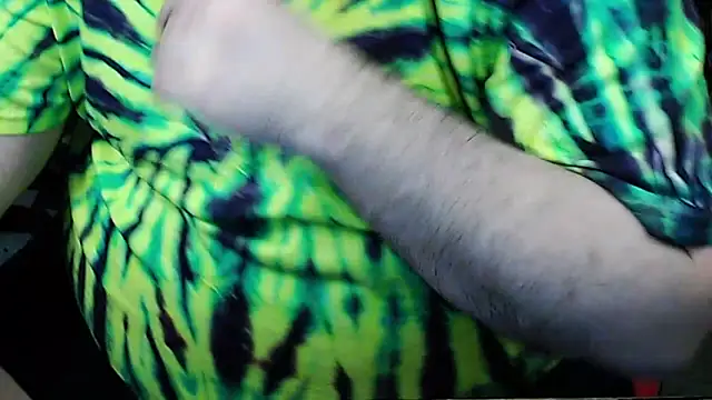 Snapshot of Dominant_BEAR chatting on 11/10/25, 02:27 Dominant BEAR online show from 11/10/25, 02:27