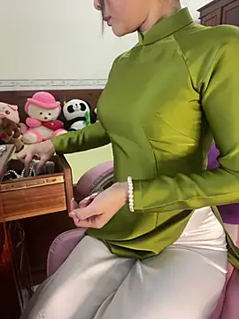    Erin    online show from 04/19/26, 02:22