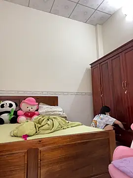    Erin    online show from 04/23/26, 01:51