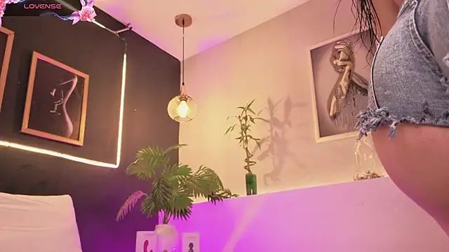 samanthaevanss1 online show from 02/10/26, 01:32