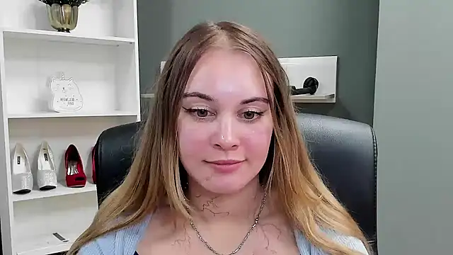 kitty valeria online show from 10/26/25, 08:04