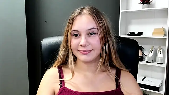 Snapshot of kitty_valeria chatting on 07/09/26, 04:33 kitty valeria online show from 07/09/26, 04:33
