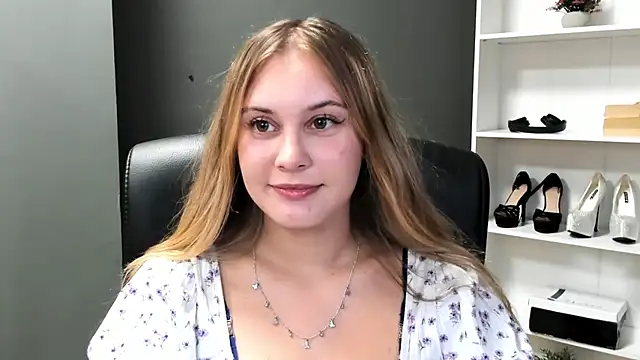 Snapshot of kitty_valeria chatting on 07/13/26, 08:55 kitty valeria online show from 07/13/26, 08:55