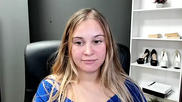 Snapshot of kitty_valeria chatting on 07/22/26, 02:20 kitty valeria online show from 07/22/26, 02:20