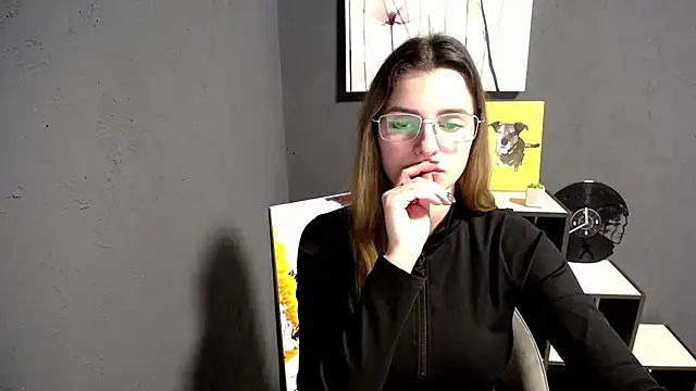 lady olivia  online show from 11/26/25, 02:18