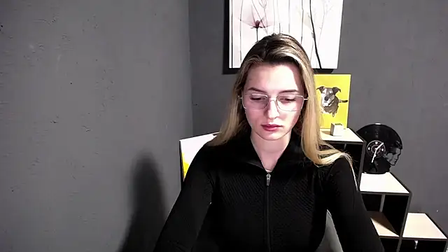 lady olivia  online show from 03/04/26, 01:28