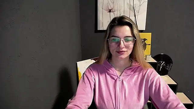 lady olivia  online show from 03/17/26, 01:25