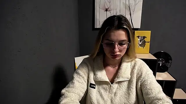 lady olivia  online show from 04/22/26, 05:25