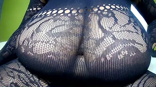Snapshot of Queenboobs61 chatting on 04/17/26, 07:11 Queenboobs61 online show from 04/17/26, 07:11