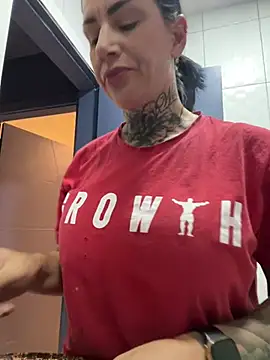 YasmimBrasil online show from 04/22/26, 06:16