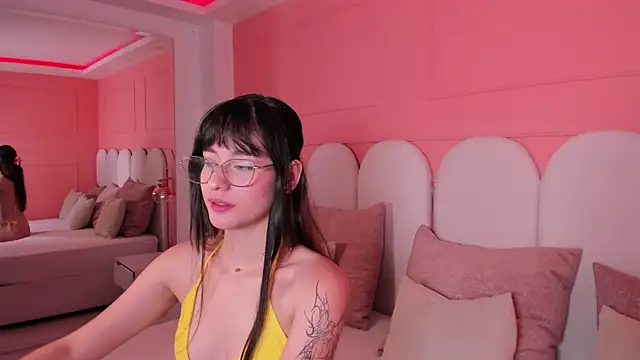 emilly williams  online show from 12/18/24, 05:10