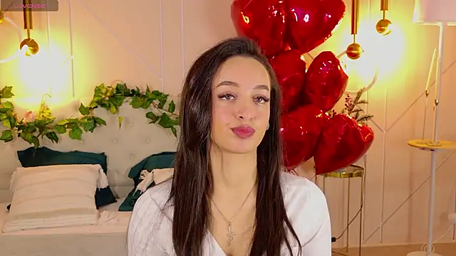 Lolly Neal online show from 02/15/26, 04:31