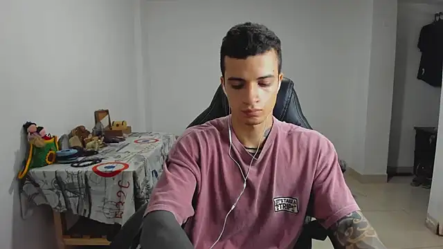 Snapshot of Balo_lovers chatting on 01/10/25, 05:02 Balo lovers online show from 01/10/25, 05:02