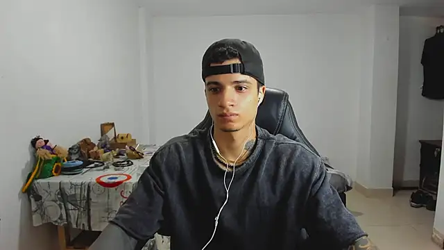 Snapshot of Balo_lovers chatting on 01/14/25, 05:23 Balo lovers online show from 01/14/25, 05:23