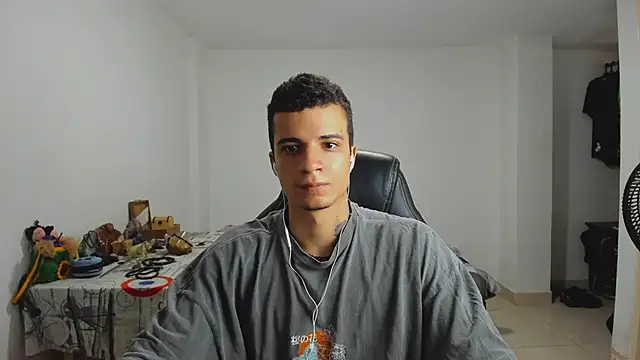 Snapshot of Balo_lovers chatting on 01/15/25, 05:47 Balo lovers online show from 01/15/25, 05:47