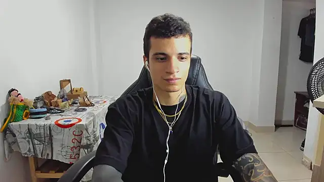 Snapshot of Balo_lovers chatting on 01/21/25, 09:46 Balo lovers online show from 01/21/25, 09:46