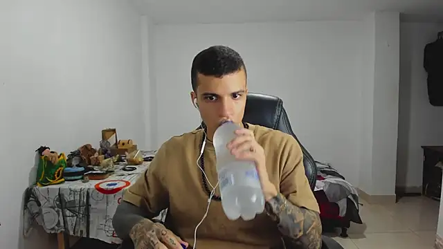 Snapshot of Balo_lovers chatting on 01/23/25, 02:07 Balo lovers online show from 01/23/25, 02:07