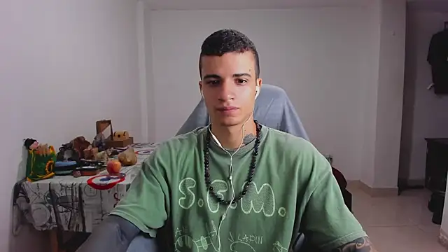 Snapshot of Balo_lovers chatting on 01/25/25, 02:14 Balo lovers online show from 01/25/25, 02:14