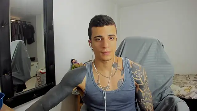 Snapshot of Balo_lovers chatting on 02/09/25, 08:34 Balo lovers online show from 02/09/25, 08:34