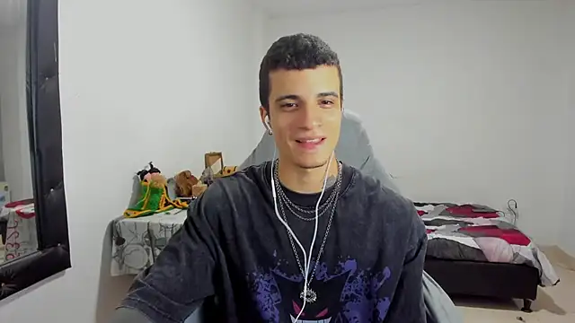 Snapshot of Balo_lovers chatting on 02/21/25, 08:16 Balo lovers online show from 02/21/25, 08:16