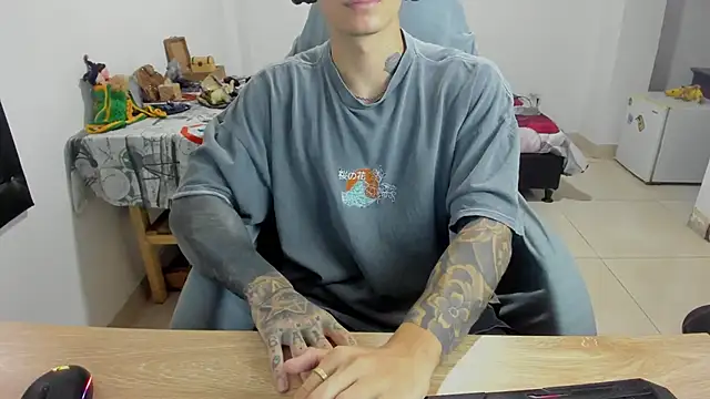 Snapshot of Balo_lovers chatting on 02/27/25, 06:53 Balo lovers online show from 02/27/25, 06:53