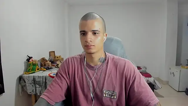 Snapshot of Balo_lovers chatting on 03/03/25, 08:32 Balo lovers online show from 03/03/25, 08:32