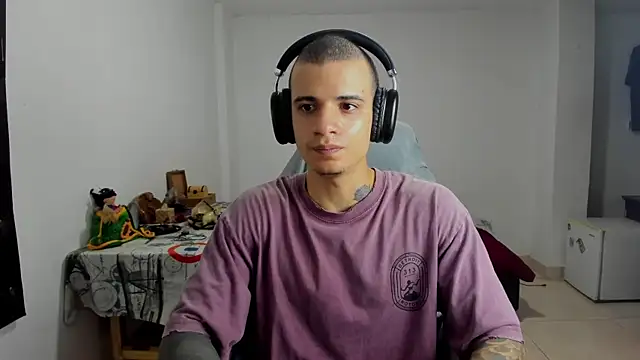 Snapshot of Balo_lovers chatting on 03/10/25, 01:54 Balo lovers online show from 03/10/25, 01:54