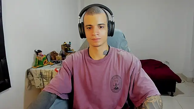 Snapshot of Balo_lovers chatting on 03/10/25, 09:18 Balo lovers online show from 03/10/25, 09:18